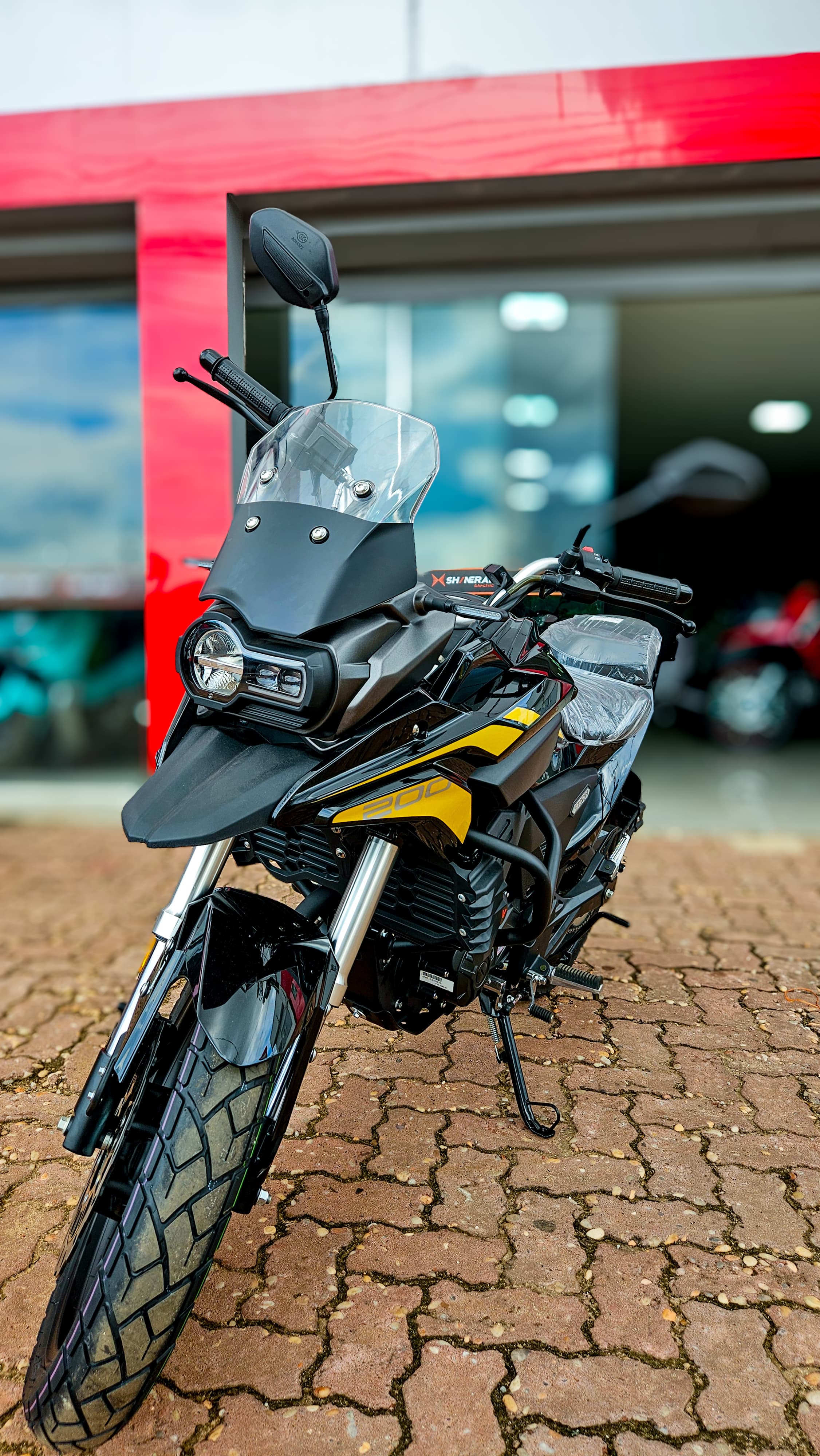 Motos